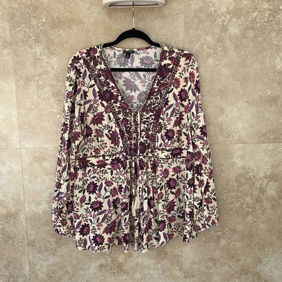 Torrid Women Floral Blouse Long Sleeve Rayon V-Neck Embroidered Purple Size 2/2X - Picture 3 of 16